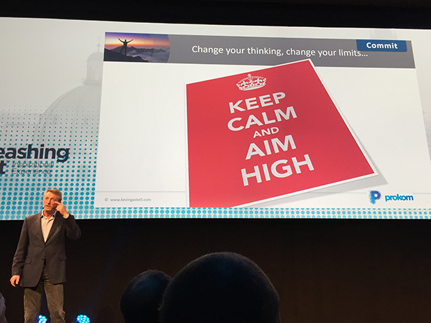 Dscoop 2018: Keynote von Kevin Gaskell, ehemaliger jüngster Porsche-Chef und Unternehmer.