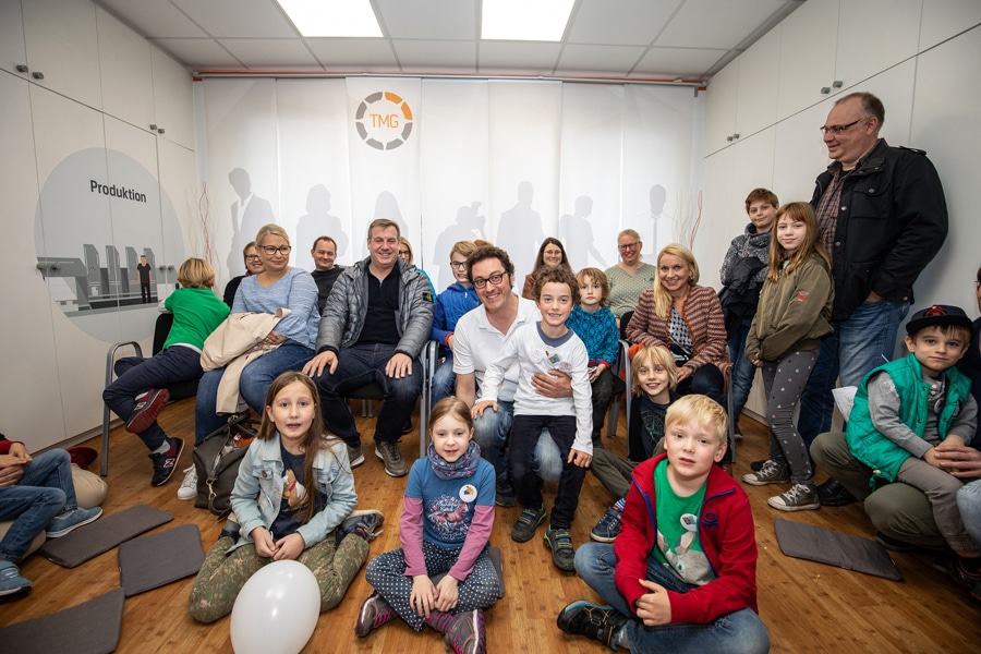 Nach einer kurzen Einführung im Besprechungsraum geht es raus an die Maschinen!