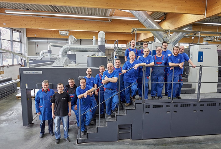Großformatdruck: Das »Team Print« der Druckhaus Götz GmbH wartet gespannt auf die neue Manroland Evolution 708 PLV mit Direct Drive, die im September 2020 geliefert werden soll.