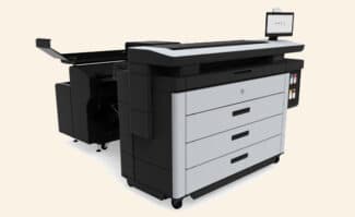 Large Format Printing: Der neue HP Pagewide XL Pro 8200 mit F60-Faltvorrichtung mit Heftstreifenautomat.