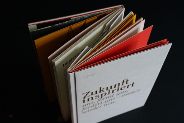 Typografie: Papier, Druck, Verarbeitung – umweltschonender geht es kaum: der Geschäftsbericht der Melitta Group 2019, gestaltet und konzipiert von Vit Steinberger und Claudia Klee, produziert von Ulenspiegel.