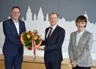 Gratulation an den neuen Museumsdirektor Dr. Ulf Sölter von OB Michael Ebeling und Kulturdezernentin Marianne Grosse.