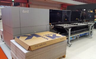 Large Format Printing: Hybrid-Drucksystem Durst P5 350/HS mit Ricoh-Druckköpfen
