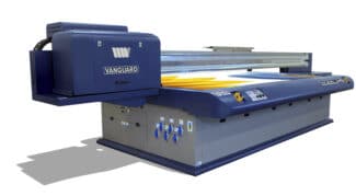 Auf der Fespa 2022 werden zwei Flachbettdrucker aus dem Produktprogramm von Vanguard vorgestellt, unter anderem der VK300D-HS (unser Bild). Sie decken das mittlere Leistungsspektrum ab.