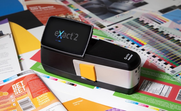 Farbmanagement: das neu designte Spektralfotometer eXact 2 von X-Rite mit Video-Targeting-Technologie
