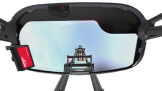 Der Wegfall der bisher erforderlichen Querverstrebungen schafft deutlich größere Sichtfenster, was den Blick auf die Gabeln signifikant verbessert.