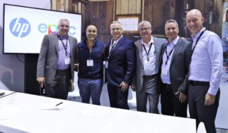 Von links nach rechts: Steve Powers (HP), Virag Patel (ePac), Haim Levit (HP), Jim Runyeon (HP), Noam Zilbershtain (HP) und Oran Sokol (HP).