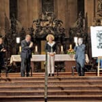 Feierliche Preisverleihung im Mainzer Dom – Applaus für die Preisträgerin Annette Ludwig (Mitte).