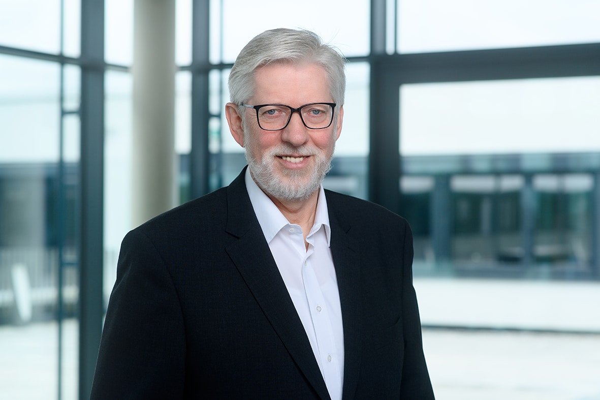 Dr. Franz Richter ist Interimsnachfolger des Vorstandsvorsitzenden Norbert Haimerl bei der Dr. Hönle AG.