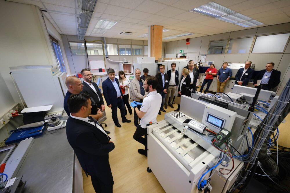 Bei den UV Days (hier ein Bild von 2019) ist die Besichtigung des LED-Labors samt Fertigung sowie ein Besuch bei den Produktionstöchtern am Standort Nürtingen möglich.