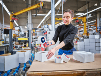 Tesa will nach eigener Aussage "das Bewusstsein dafür schärfen, das auch vermeintlich kleine Bestandteile der Wertschöpfungskette wie Verpackungsbänder einen großen Nutzen haben können".