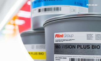 Im Juli 2023 wurde auch die Verwendung von Mineralöl als Rohstoff bei der Herstellung von Sheetfed-Massenware der Flint Group beendet.