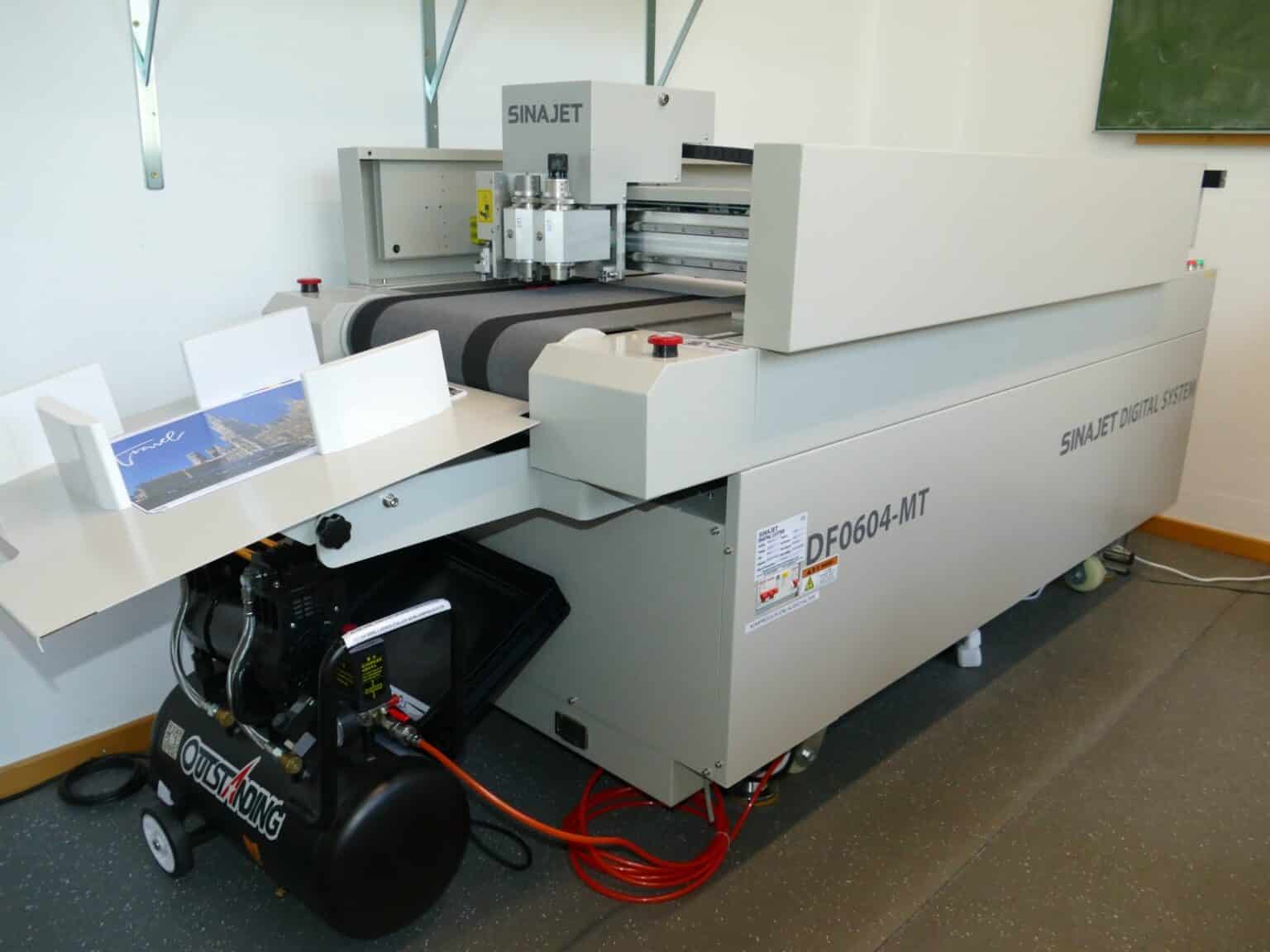 dmsDigital rüstet memperience (Karlsruhe) mit Schneidplotter Sinajet ...
