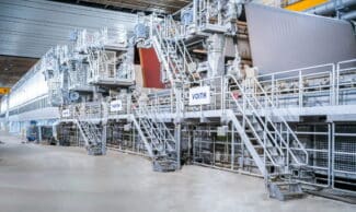 Die Papiermaschine (PM2) in Werk Myszkow läuft nach der Modernisierung effizienter auf doppelter Kapazität.