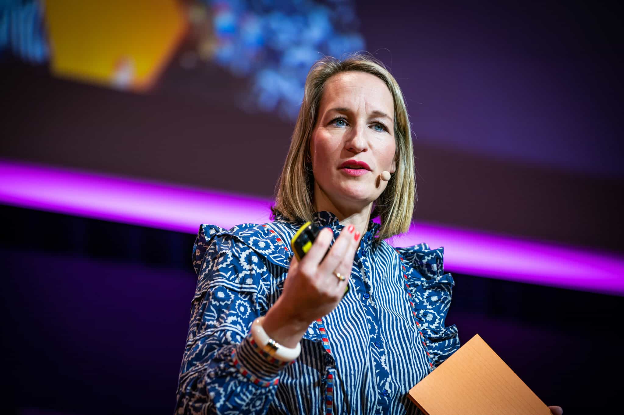 „KI ist eine Riesenchance, aber auch eine Herausforderung“, so Kirsten Hommelhoff, Hauptgeschäftsführerin des Bundesverbands Druck & Medien, beim Online Print Symposium 2024.