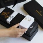 Die Premium-Designpapiermarke Pergraphica von Mondi eignet sich besonders für Luxusverpackungen.