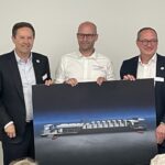 Im Juni 2025 hatten die Spitzen von Heidelberg und Manroland Sheetfed die Kooperation im Großformat bekanntgegeben.