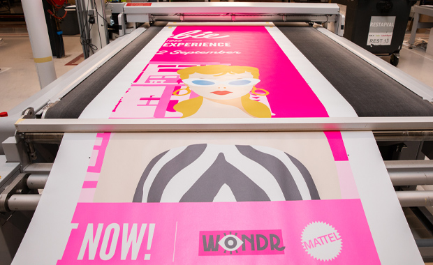 Neonprints von Probo, Großformatdruck-Produktionspartner für On-Demand-Printreseller