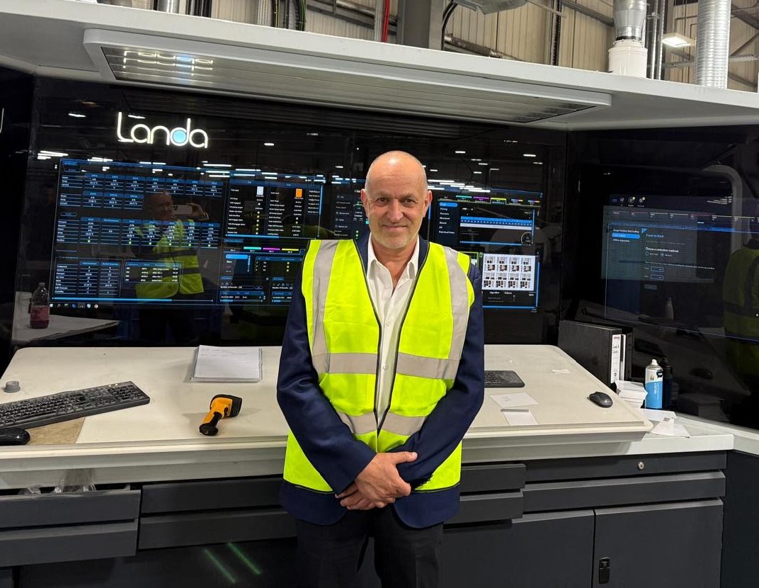 FIMI als neuer Eigentümer hat Richard Klapholz zum Active Chairman von Landa Digital Printing ernannt.