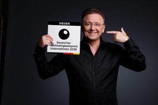 Werner Drechsler, Geschäftsführer und Gründer der Druckstudio Gruppe, freut sich über den Deutschen Nachhaltigkeitspreis.