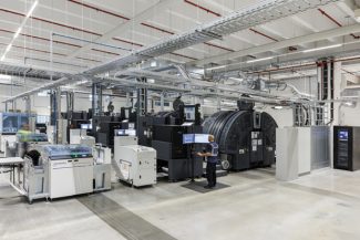 Im Rolleninkjetdruck bei Libri kommen HP-Systeme zum Einsatz. Druck und Weiterverarbeitung ­erfolgen inline bis zum vorverklebten Buchblock. 