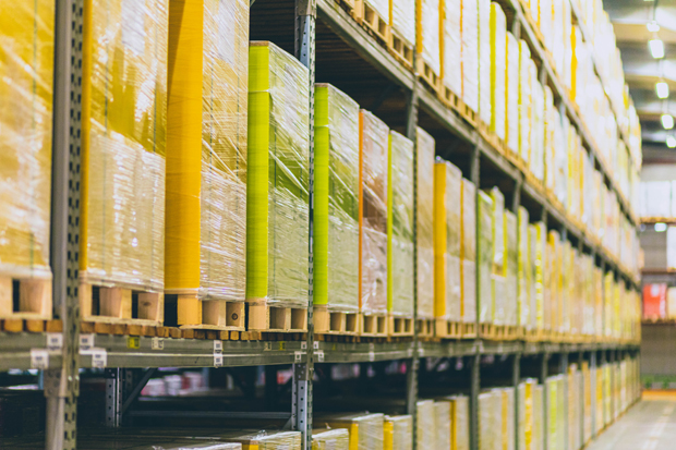 Zusammenarbeit für nachhaltige Papier- und Drucklösungen: Die DZA Druckerei zu Altenburg GmbH, der Großhändler Gebr. Schabert und Koehler Paper.