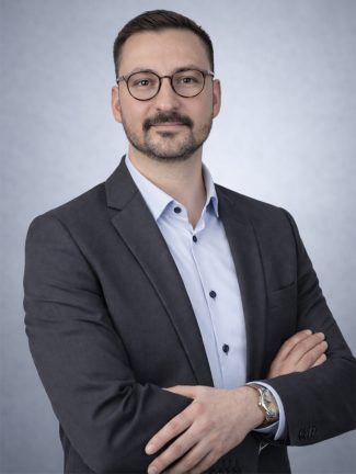Zum 1. März 2026 hat Ioannis Georgiadis seine Position als neuer Business Development Manager bei der EyeC GmbH, einem global agierenden Anbieter von Lösungen zur Qualitätssicherung in Print und Packaging, eingenommen