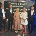 Feierliche Einweihung der neuen Zeitungsrotation Koenig & Bauer Commander CL 4/2 bei der Augsburger Allgemeinen (v.l.n.r.): Philipp Zimmermann, CEO Koenig & Bauer Digital & Webfed, Christian Steinmaßl, Mitglied der Konzernleitung bei Koenig & Bauer, Dr. Alexander Blum, CFO Koenig & Bauer, Alexandra Holland, Verlegerin der Augsburger Allgemeinen, Karoline Kalb, Mitglied des Aufsichtsrats Koenig & Bauer, Andreas Schmutterer, Vorsitzender der Geschäftsleitung Augsburger Allgemeine, Alex Wüstmann, Vorsitzender Geschäftsführung Augsburger Allgemeine.