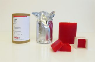 Jowat 930.54 ist in unterschiedlichen Verpackungsformen erhältlich und lässt sich flexibel in bestehende Reinigungsprozesse integrieren.