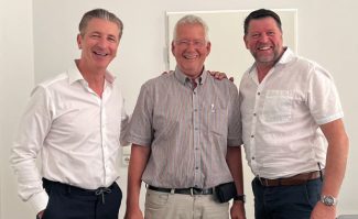 Geschäftsführer nach der Übernahme der Theodor Gruda GmbH durch die inpuncto:asmuth Druck & Medien GmbH unter sich (v.l.): Frank Splitt, Ulrich Gruda und Rolf Enzenauer.