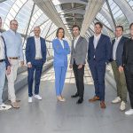 Die neue Führungsspitze der Unternehmensgruppe Weiss (v.l.n.r.): Leonard Weiss, Axel Wilden, Thomas Haas, Juliane Förster-Krings, Philipp Magnus Froben, Tom Widdig, Achim Lerschen und Tom Koops.